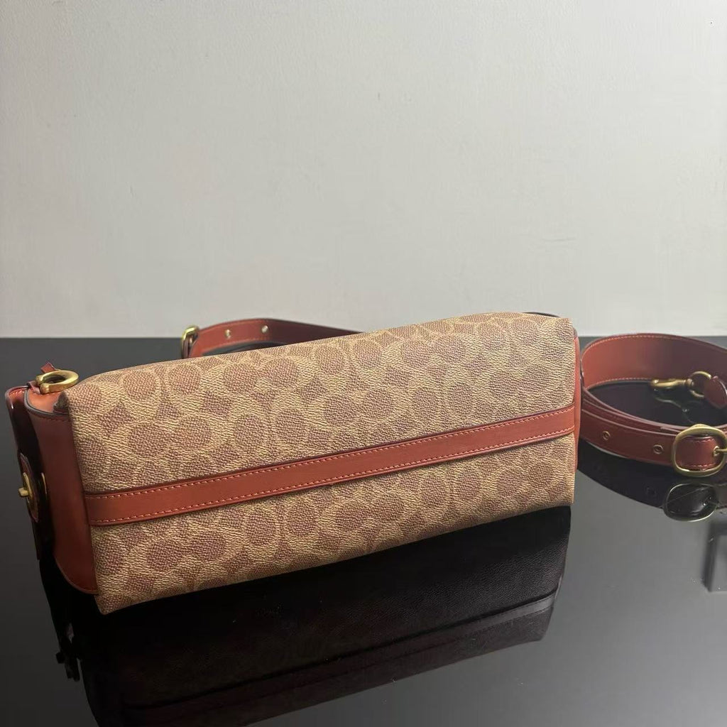 Pocket Juliet 30 Quilted Shoulder Bag