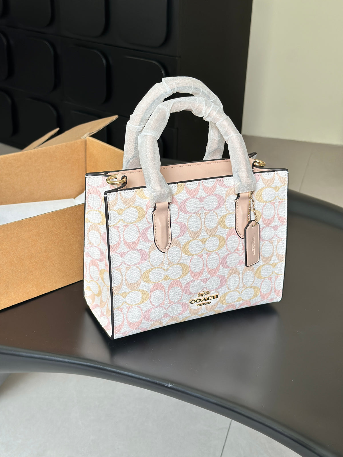Women's Signature Canvas Maggie Small Tote bag