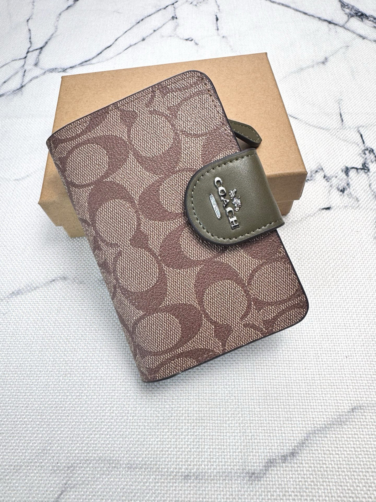 Elegant Signature Medium Zip Wallet
