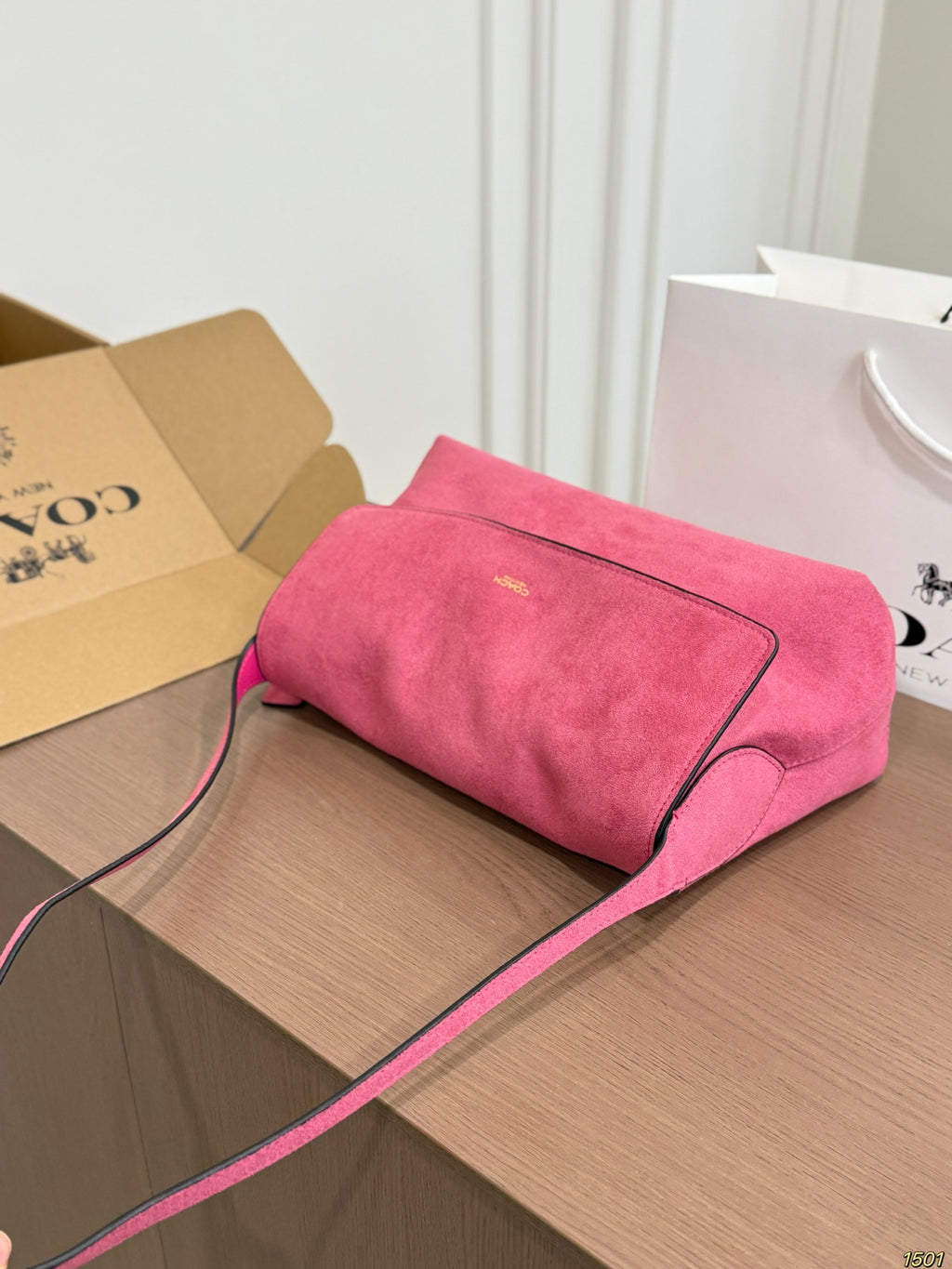 Vibrant Suede Flap Shoulder Bag – Classic Underarm Purse