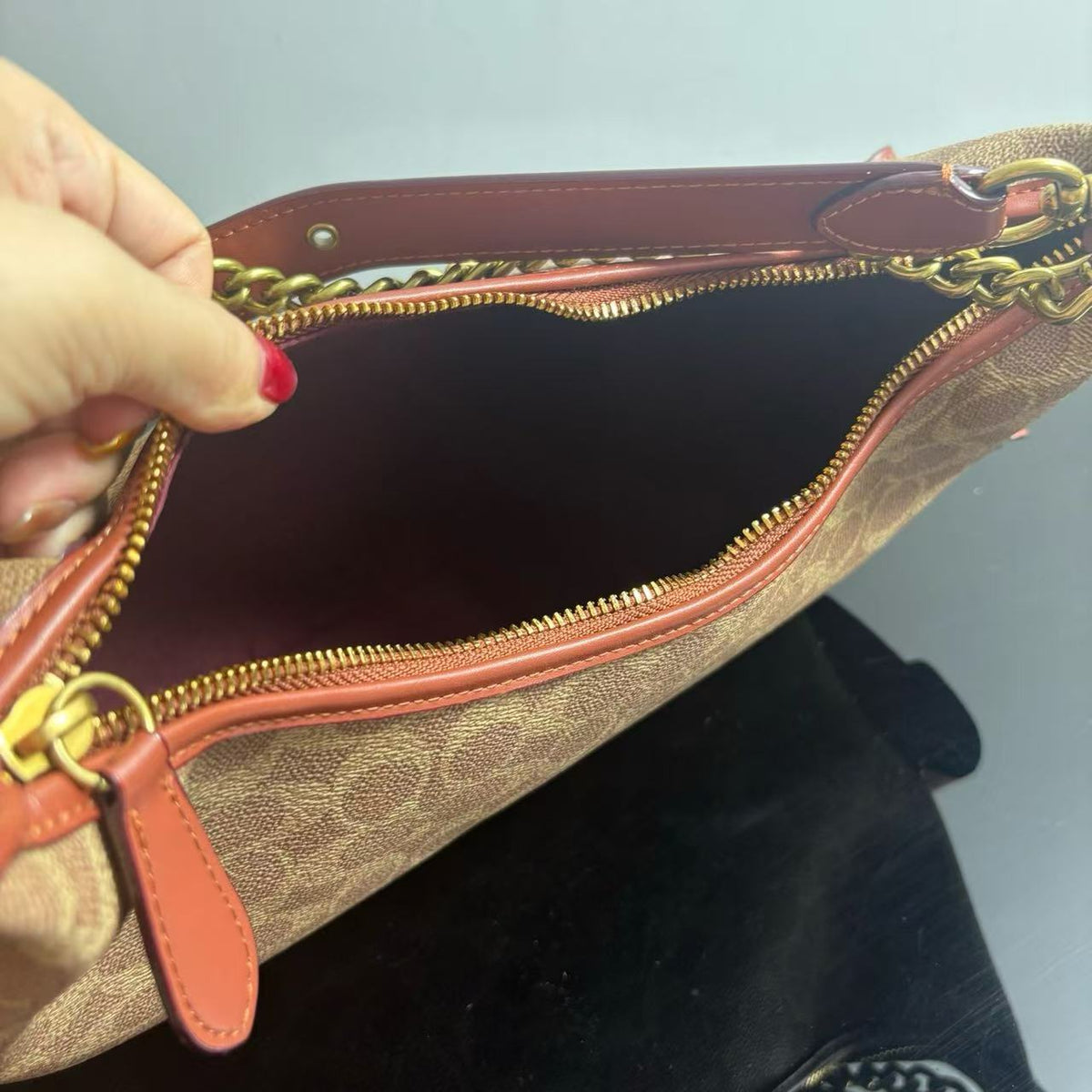Pocket Juliet 30 Quilted Shoulder Bag