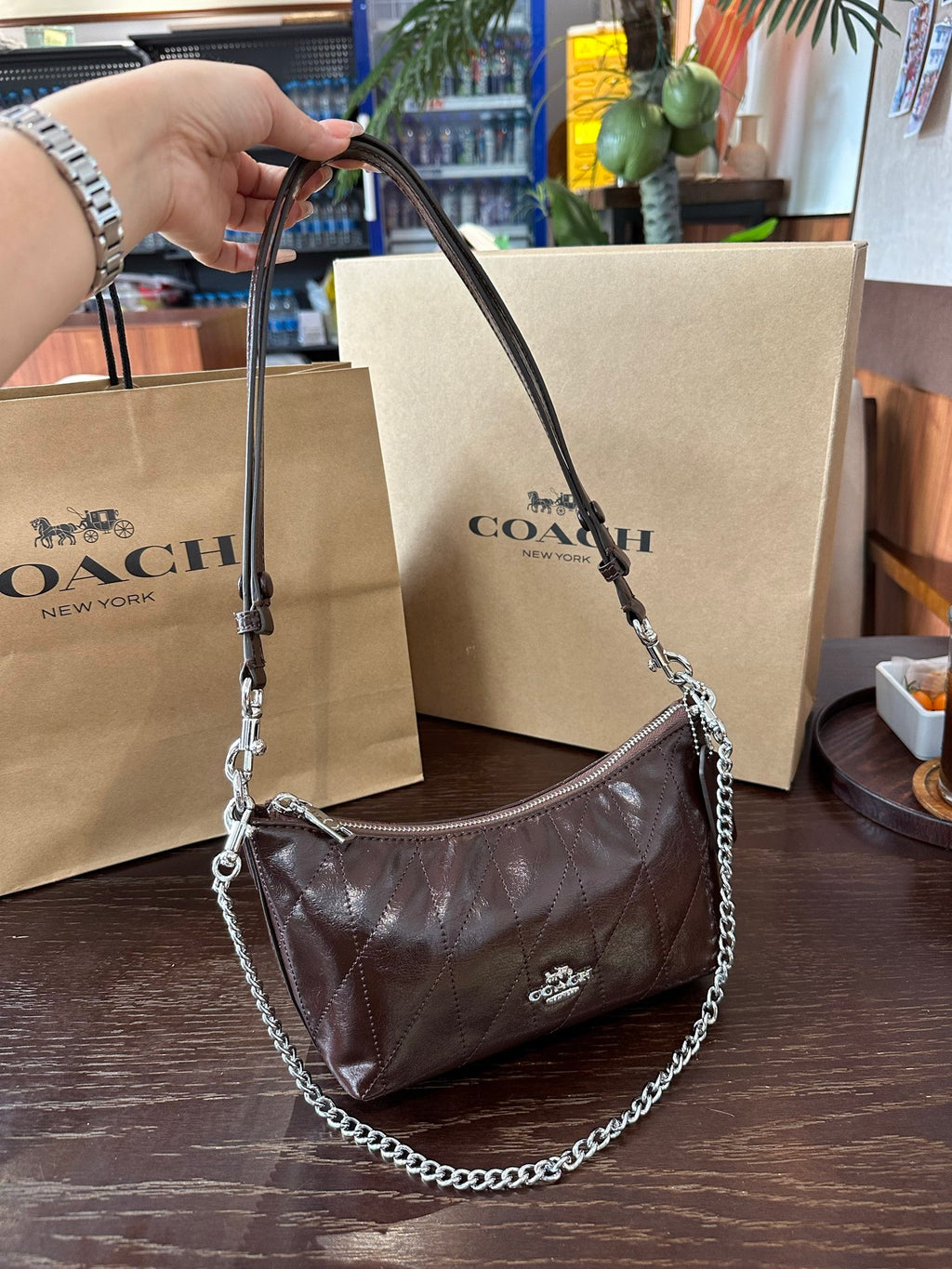 Luxe Quilted Chain Shoulder Bag