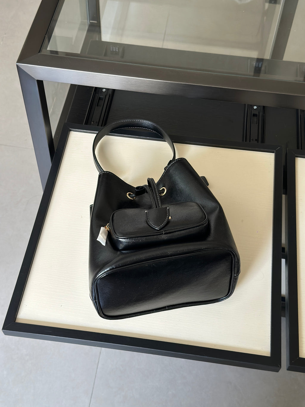 Soft Leather Drawstring Bucket Bag – Everyday Shoulder Bag