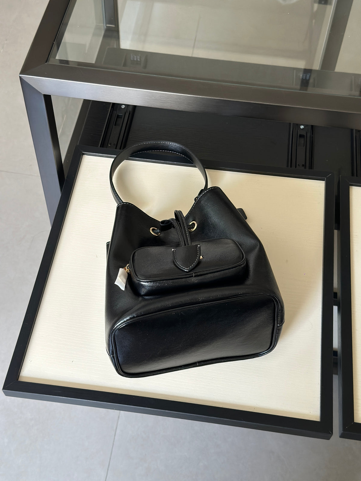 Soft Leather Drawstring Bucket Bag – Everyday Shoulder Bag