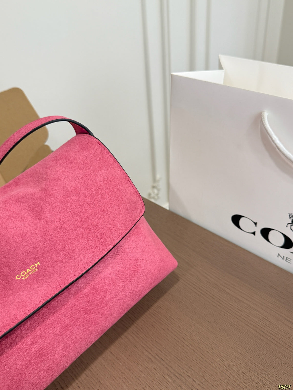 Vibrant Suede Flap Shoulder Bag – Classic Underarm Purse