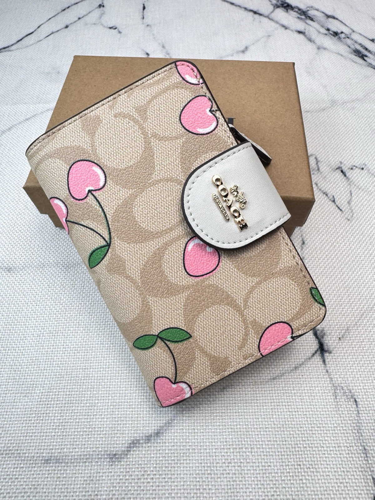 Elegant Signature Medium Zip Wallet
