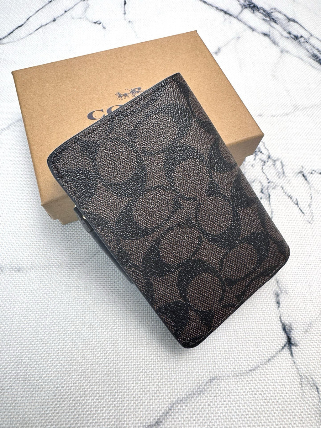 Elegant Signature Medium Zip Wallet