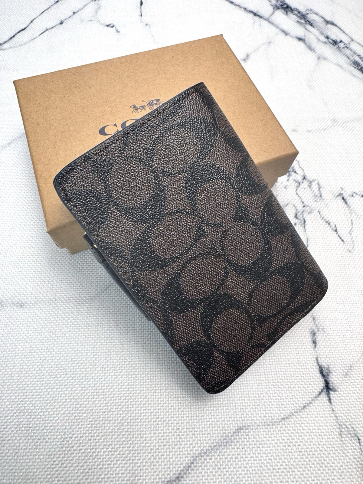 Elegant Signature Medium Zip Wallet