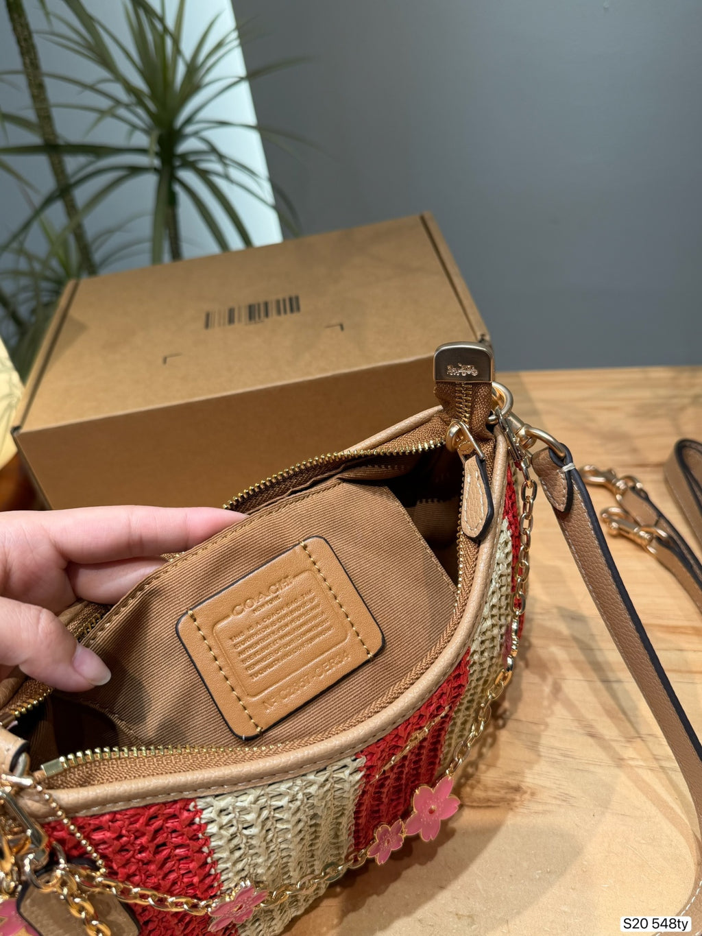 Striped Straw Woven Crescent Shoulder Bag – Summer Vacation Shoulder Bag