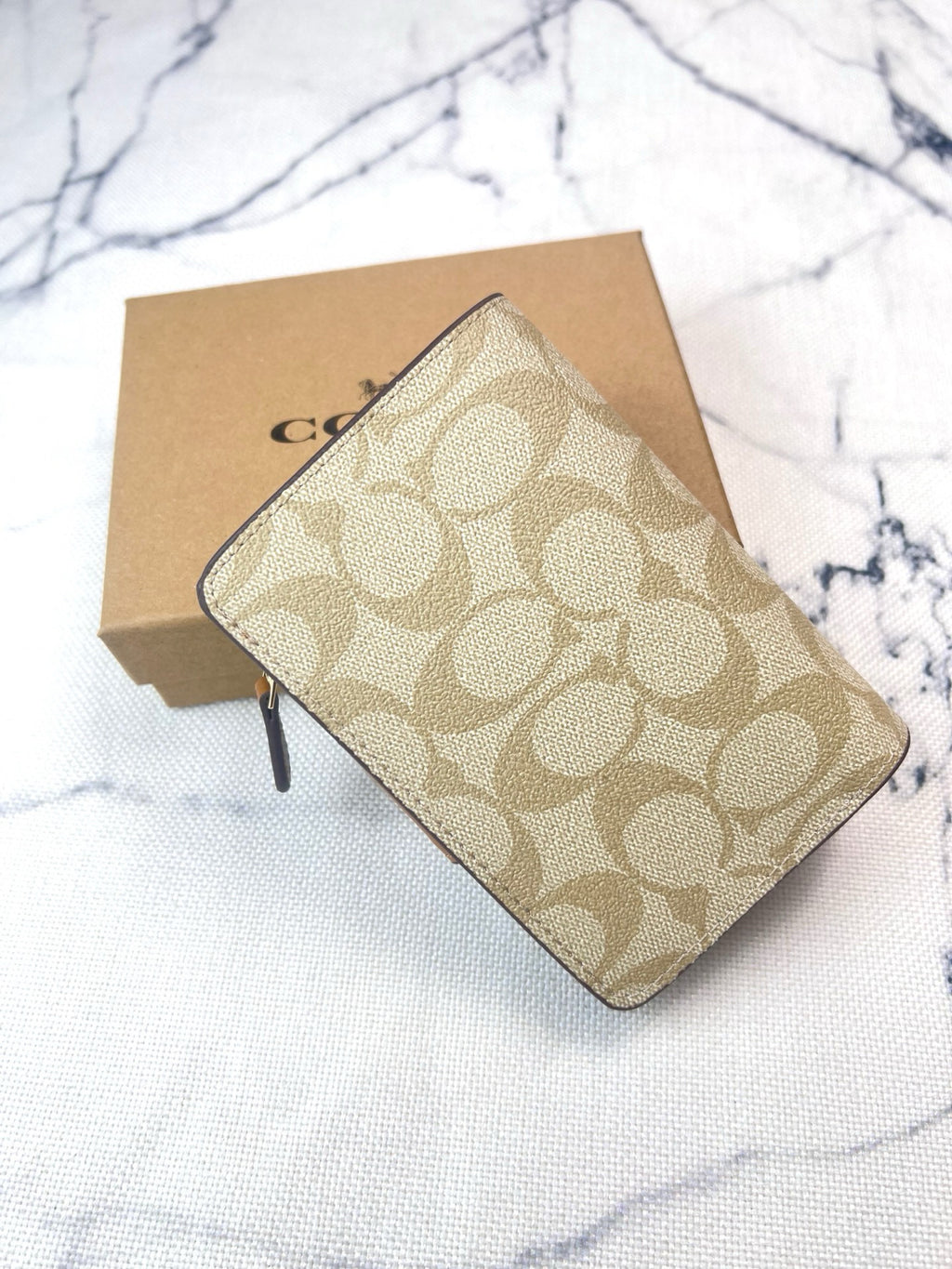Elegant Signature Medium Zip Wallet