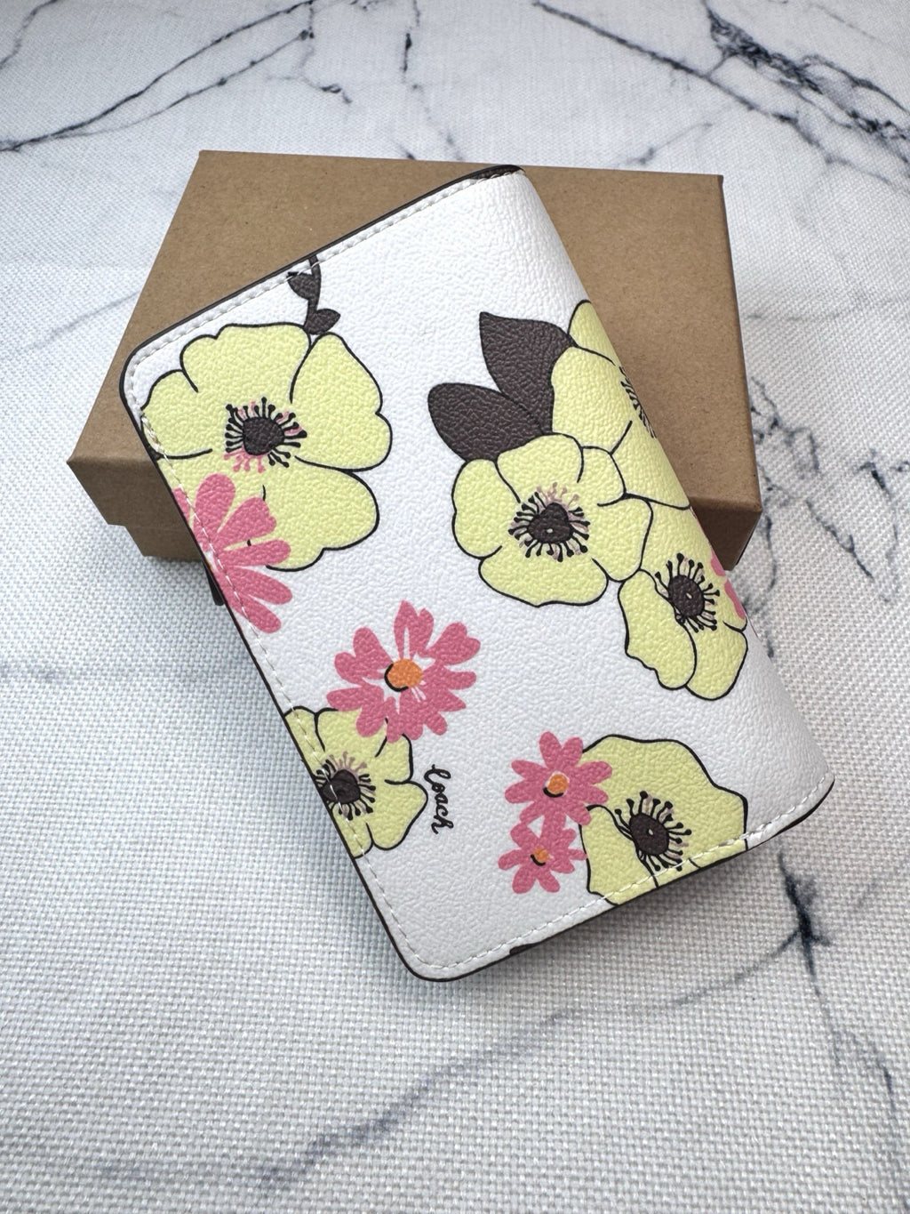 Elegant Signature Medium Zip Wallet
