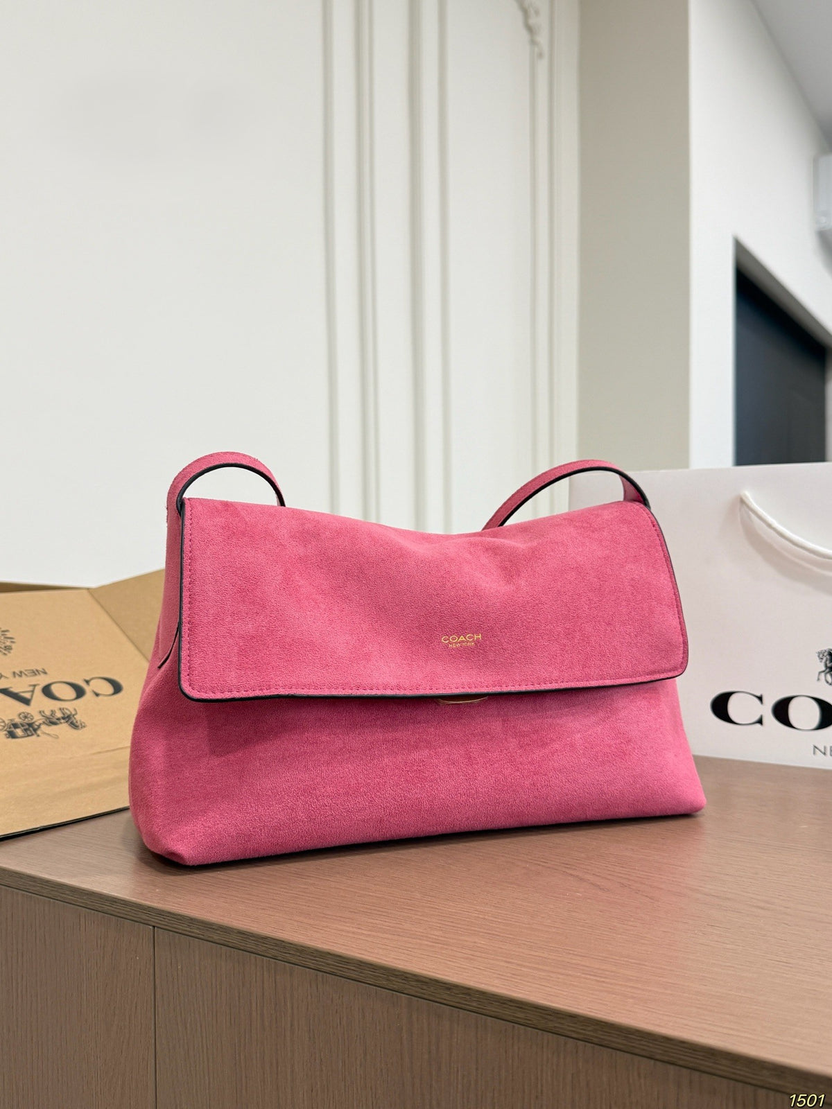 Vibrant Suede Flap Shoulder Bag – Classic Underarm Purse