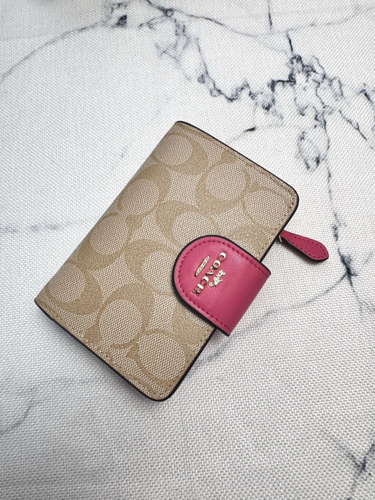 Elegant Signature Medium Zip Wallet
