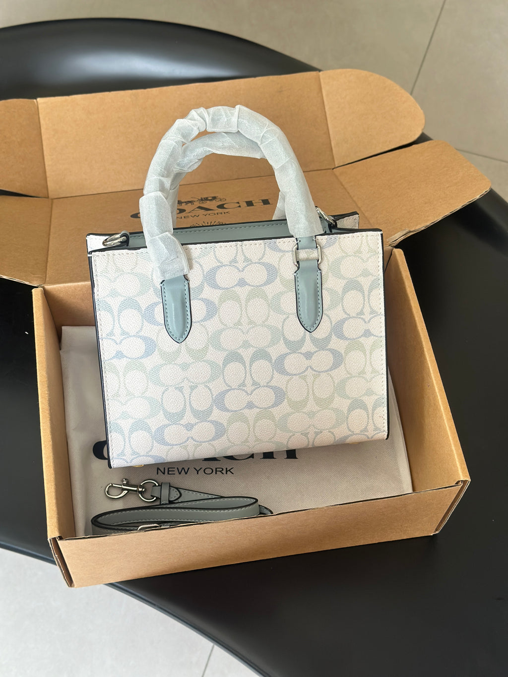 Women's Signature Canvas Maggie Small Tote bag