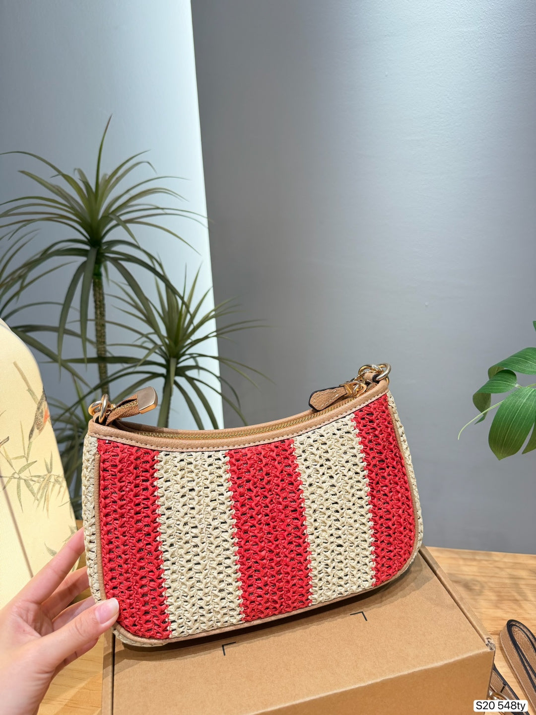 Striped Straw Woven Crescent Shoulder Bag – Summer Vacation Shoulder Bag