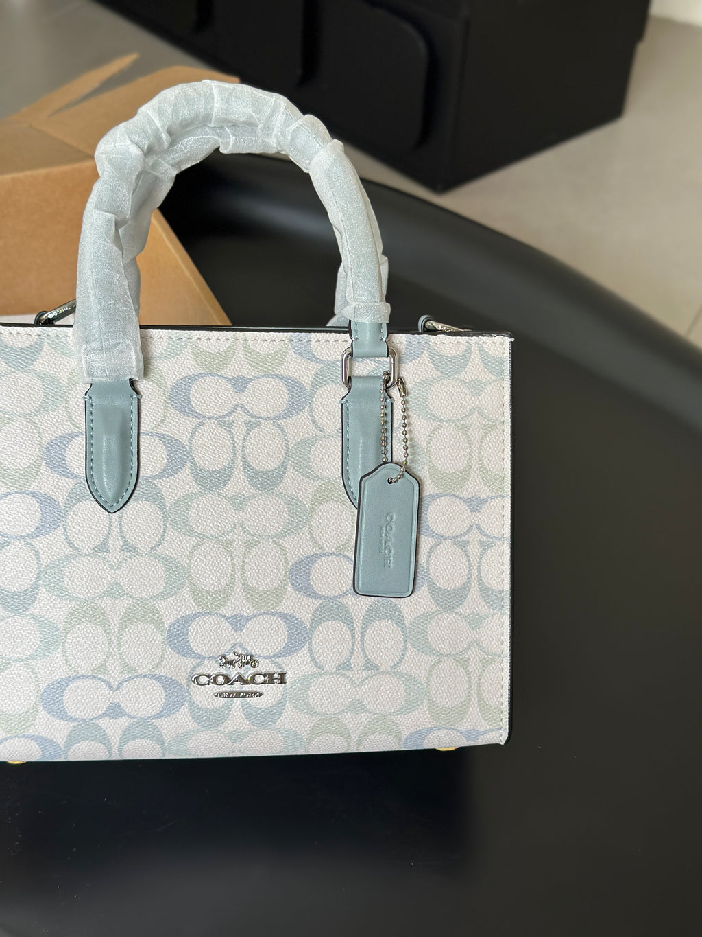 Women's Signature Canvas Maggie Small Tote bag