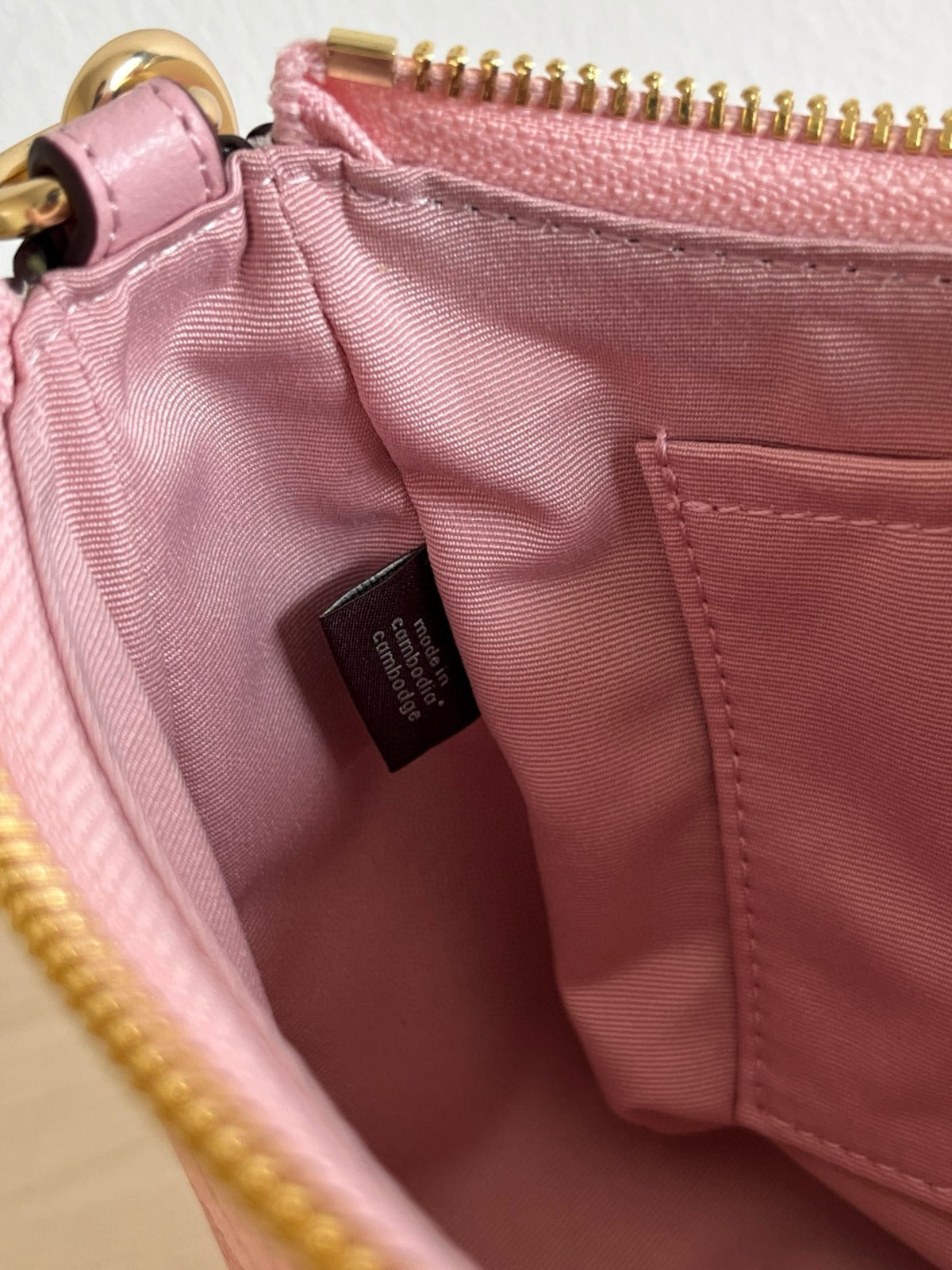 Pink Shoulder Bag with Gold Chain and Crossbody Strap