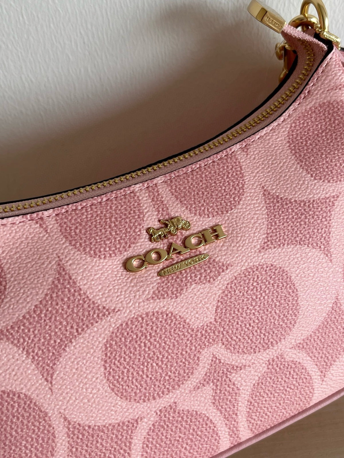 Pink Shoulder Bag with Gold Chain and Crossbody Strap