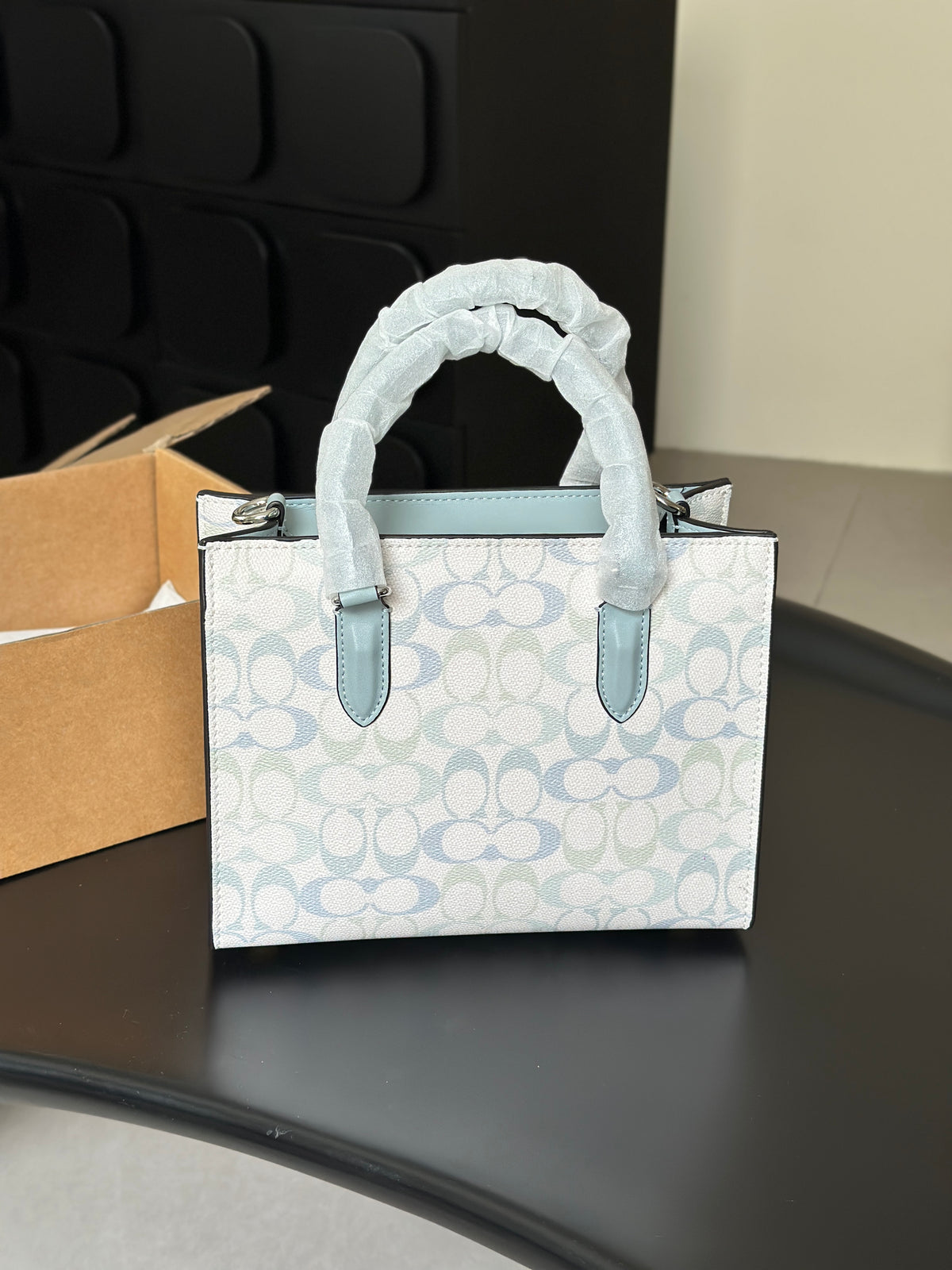 Women's Signature Canvas Maggie Small Tote bag