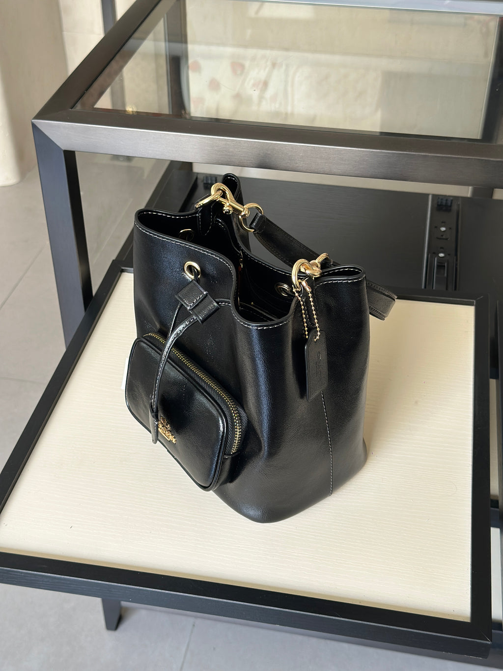 Soft Leather Drawstring Bucket Bag – Everyday Shoulder Bag
