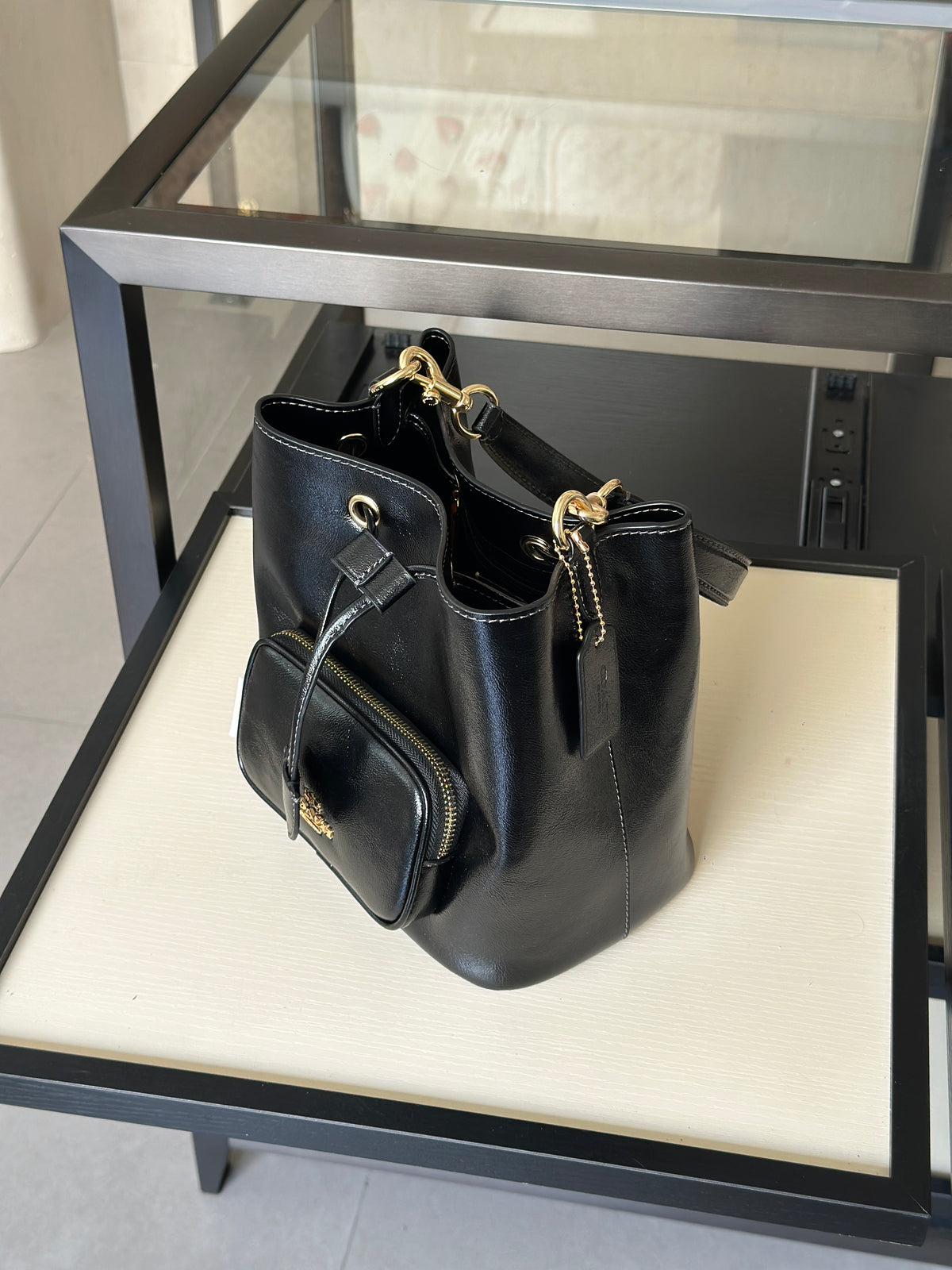Soft Leather Drawstring Bucket Bag – Everyday Shoulder Bag