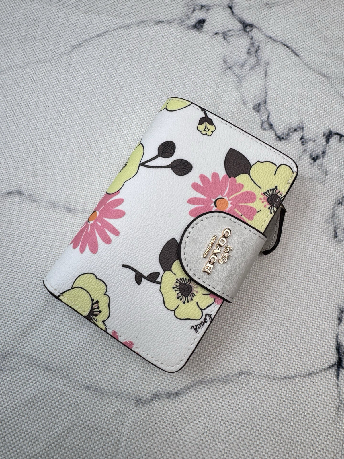 Elegant Signature Medium Zip Wallet