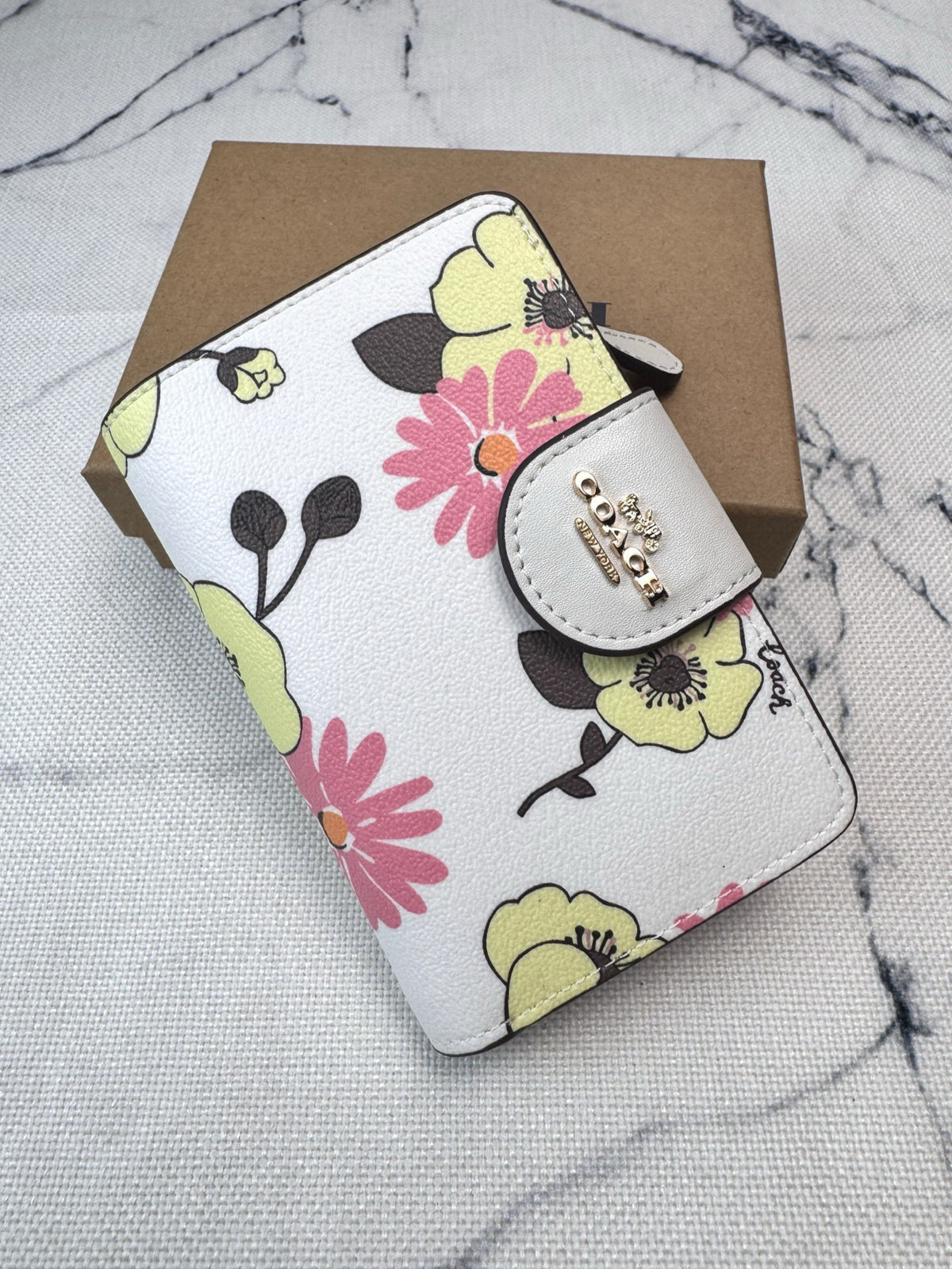 Elegant Signature Medium Zip Wallet