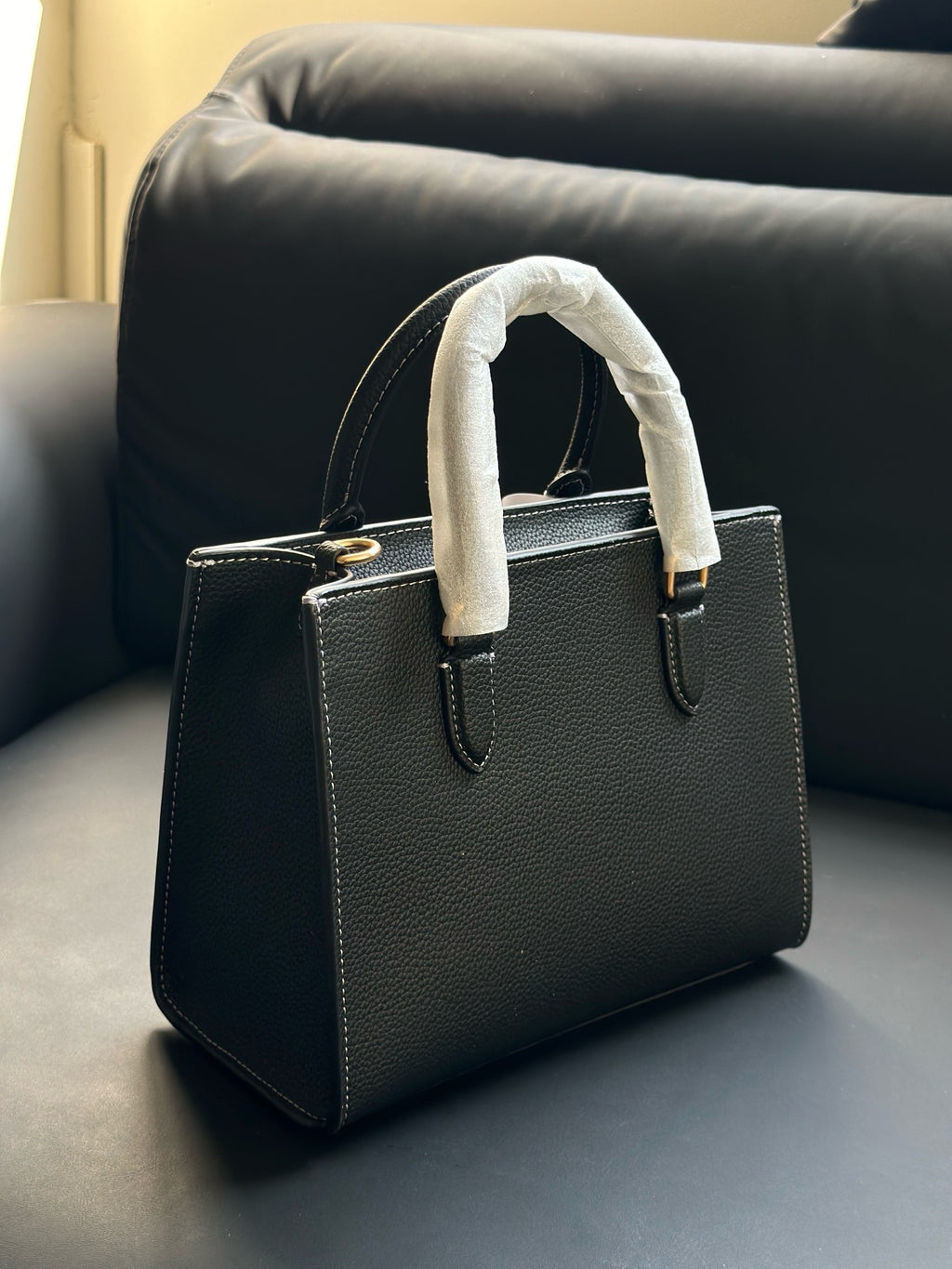 Women's Signature Canvas Maggie Small Tote bag