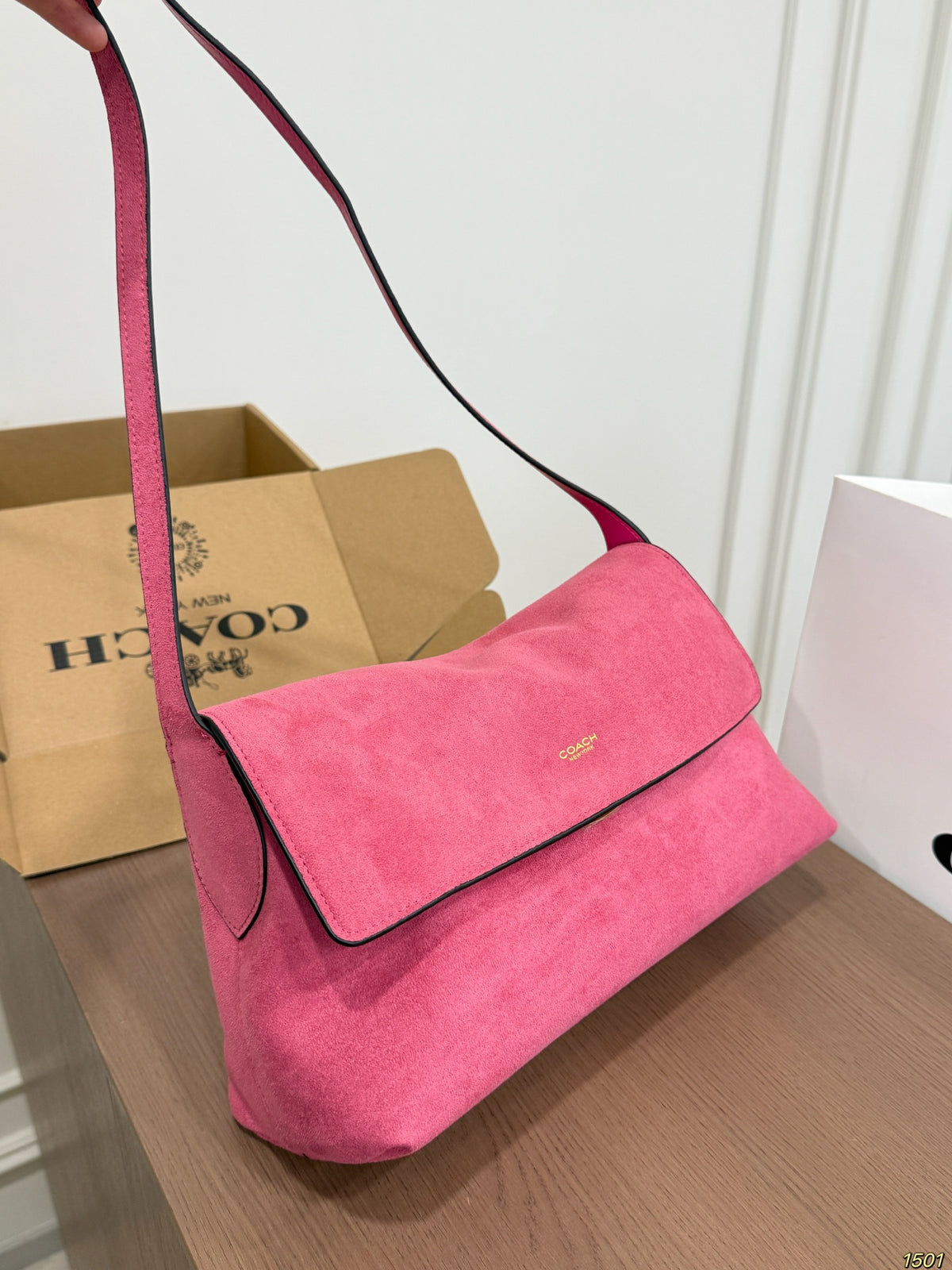 Vibrant Suede Flap Shoulder Bag – Classic Underarm Purse