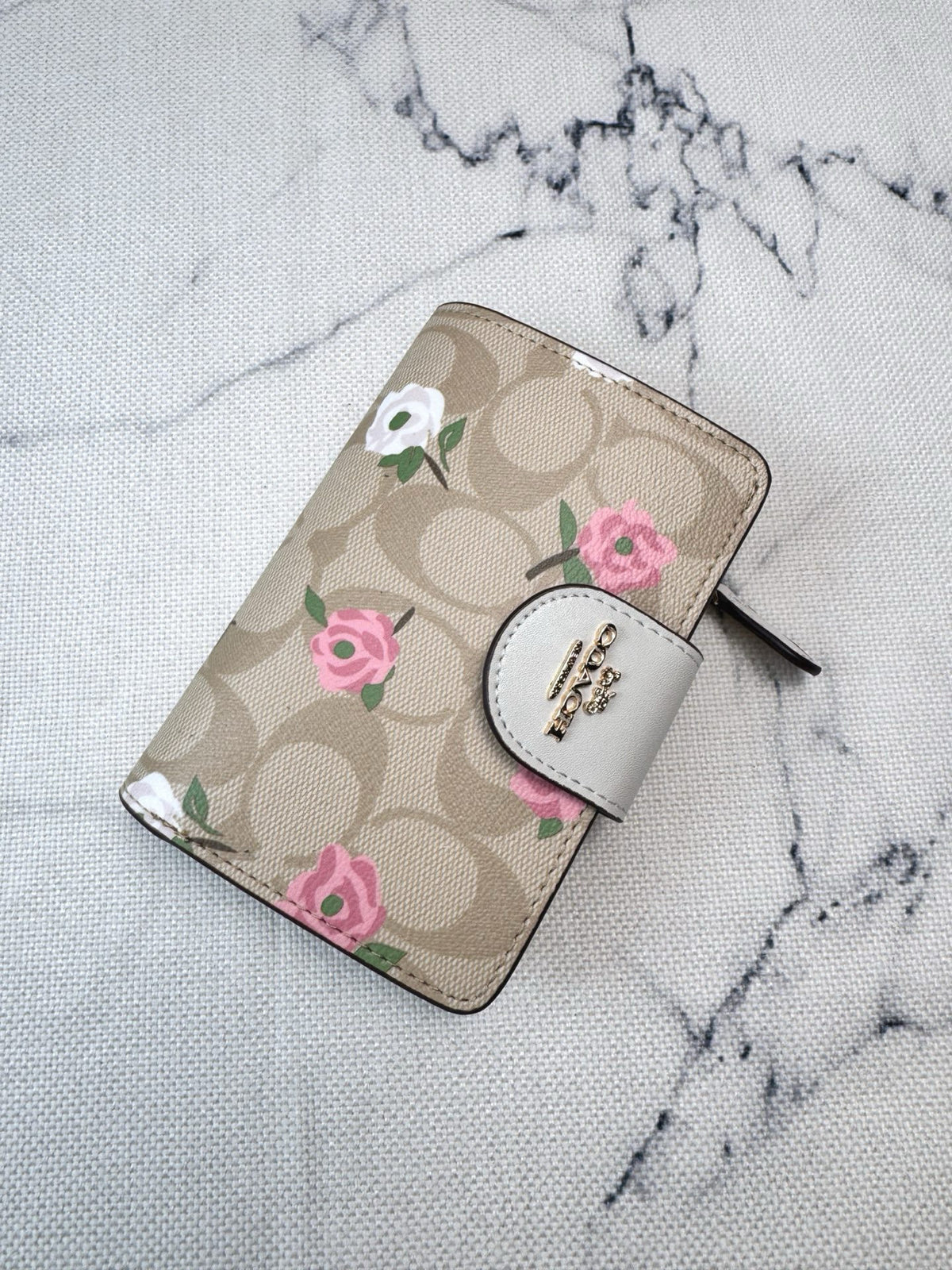 Elegant Signature Medium Zip Wallet