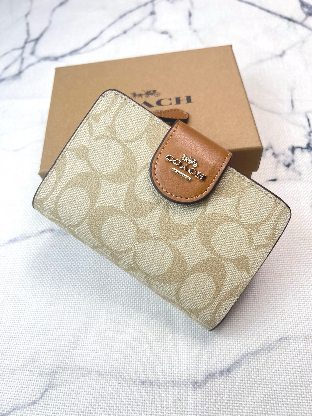 Elegant Signature Medium Zip Wallet
