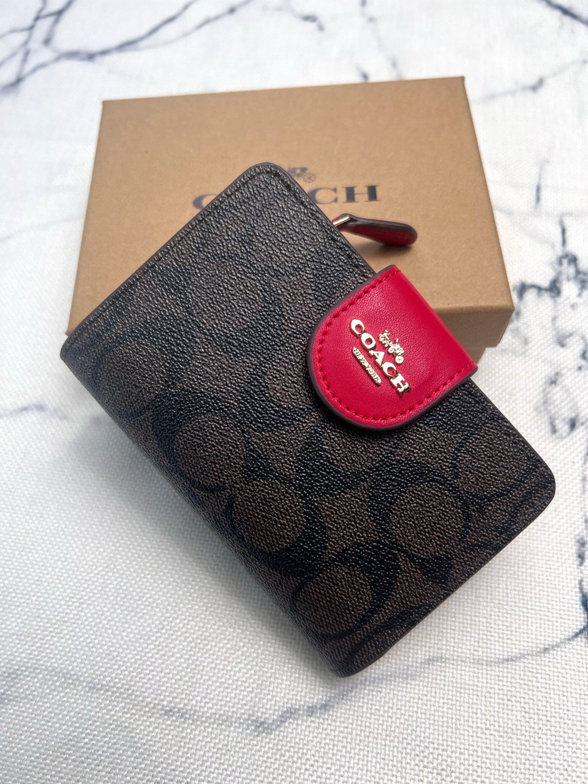 Elegant Signature Medium Zip Wallet