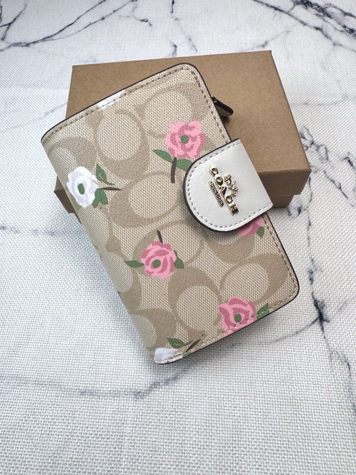 Elegant Signature Medium Zip Wallet