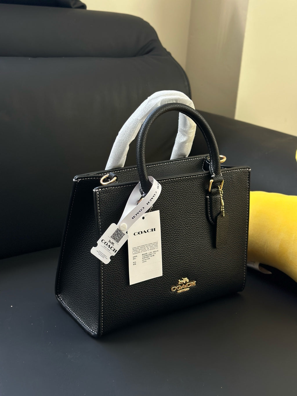 Women's Signature Canvas Maggie Small Tote bag