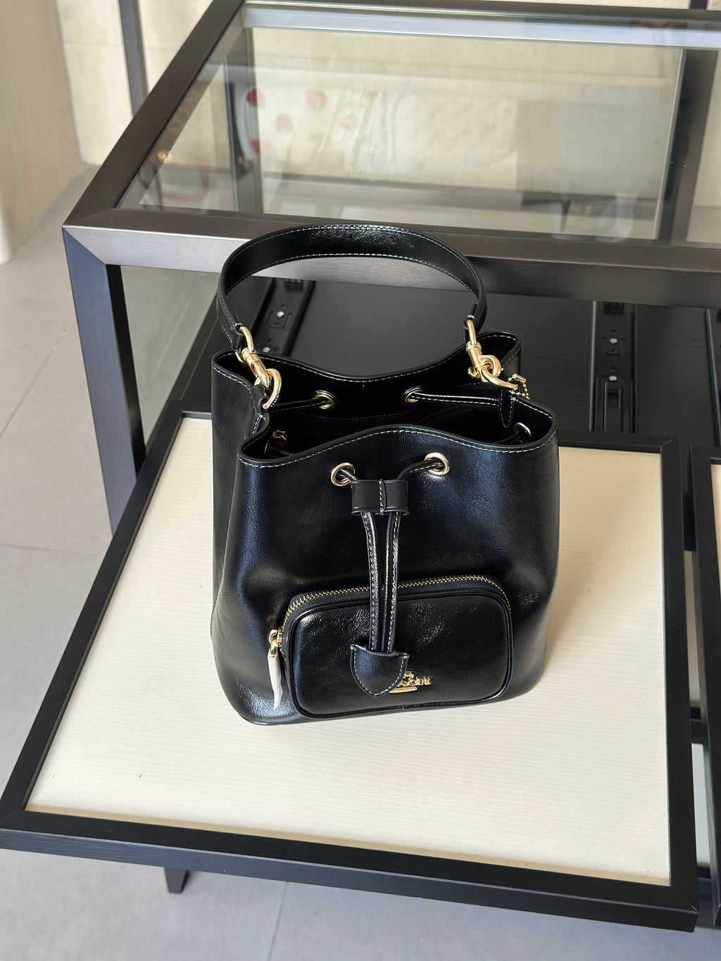 Soft Leather Drawstring Bucket Bag – Everyday Shoulder Bag