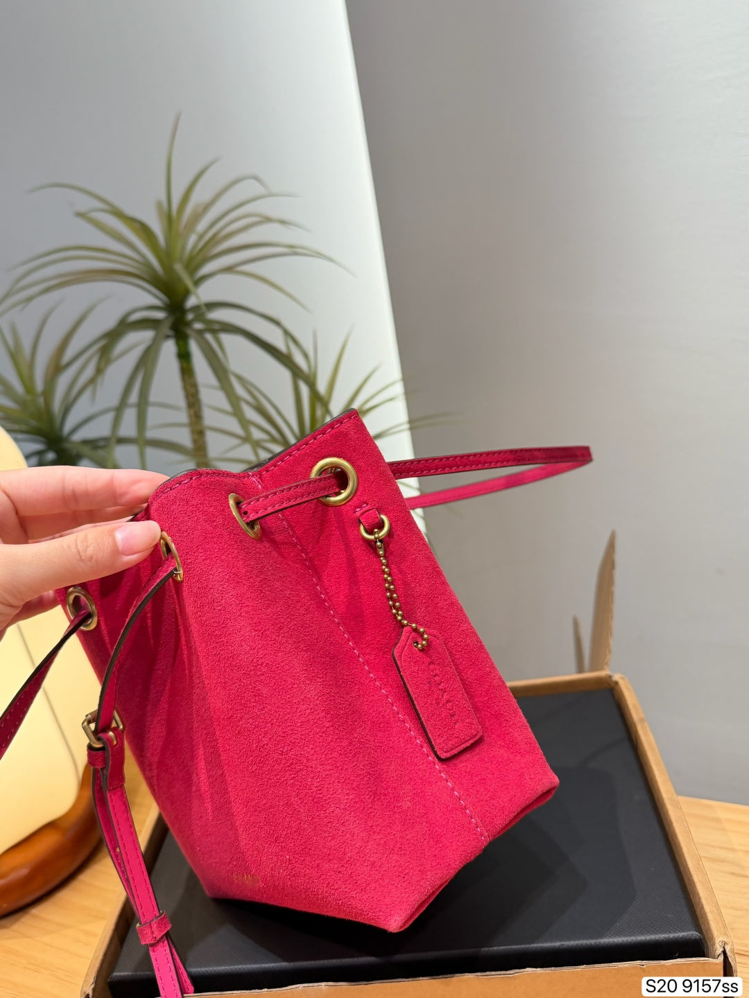 Textured Suede Drawstring Bucket Bag – Petite Leather Shoulder Bag