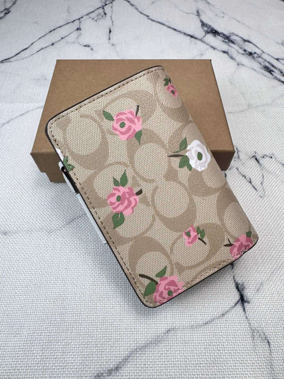 Elegant Signature Medium Zip Wallet