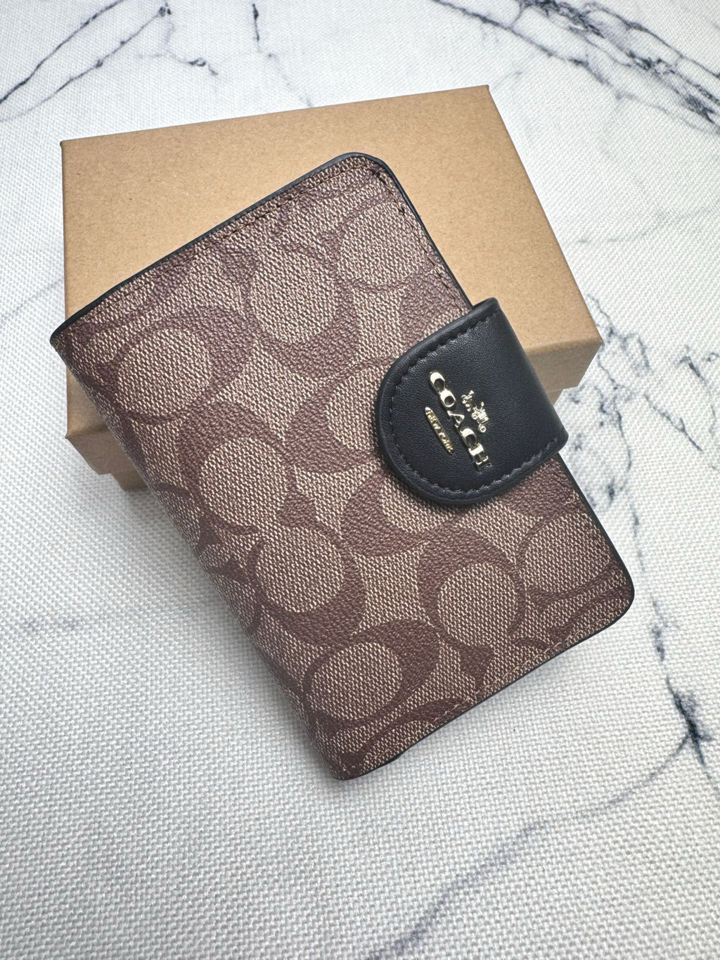 Elegant Signature Medium Zip Wallet